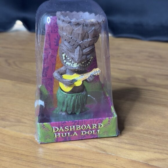 Dashboard Car Hula Doll 2012 Dash Tiki Kitsch Sweet KeAloha New Ukelele Resin - Picture 1 of 12